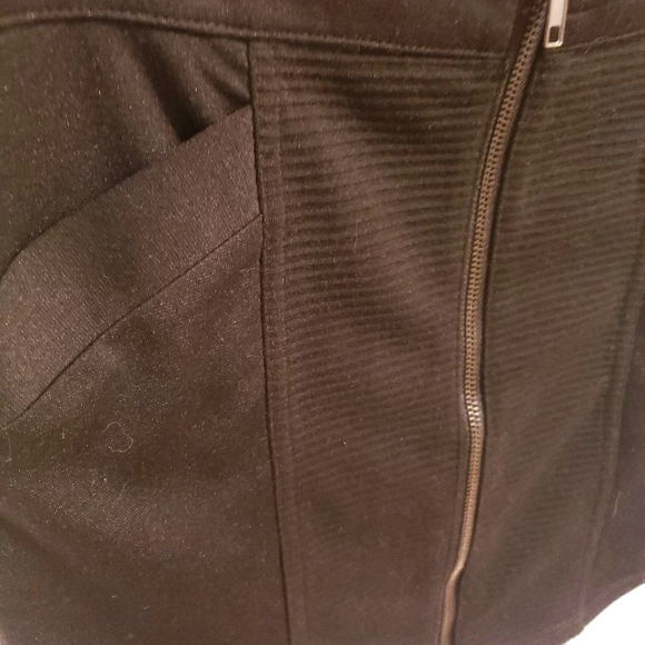 *2 for 20* BNWT Forever 21 Black Skirt w/ Zipper - Picture 3 of 6